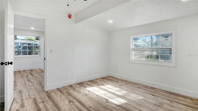 3925 W ROBSON STREET, Tampa, FL 33614