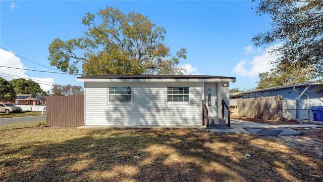 3925 W ROBSON STREET, Tampa, FL 33614