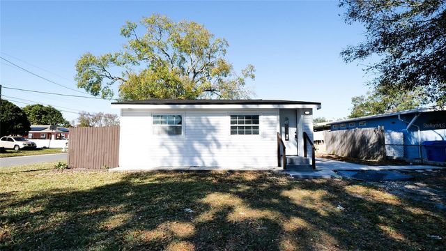 3925 W ROBSON STREET, Tampa, FL 33614