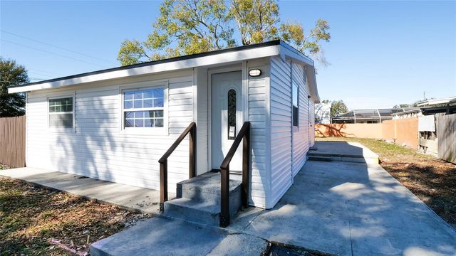 3925 W ROBSON STREET, Tampa, FL 33614