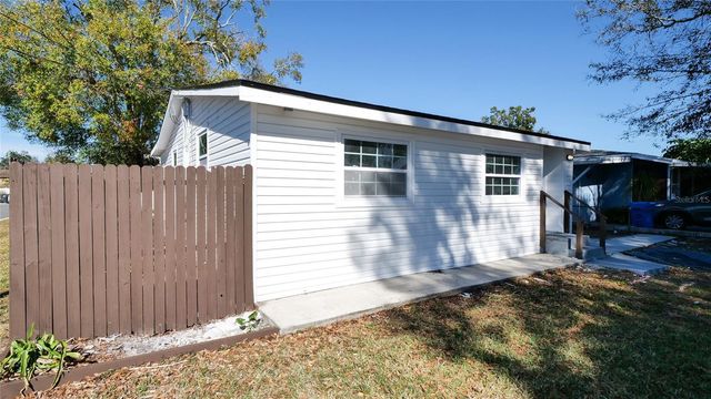 3925 W ROBSON STREET, Tampa, FL 33614