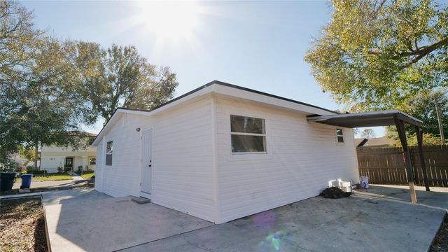 3925 W ROBSON STREET, Tampa, FL 33614