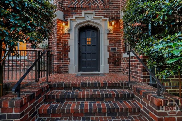 302 E 46th Street, Savannah, GA 31405