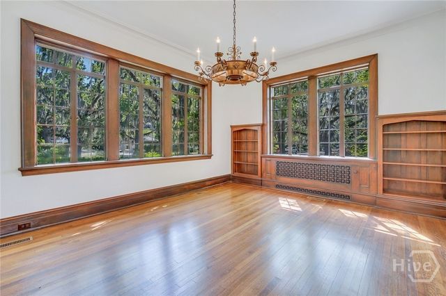 302 E 46th Street, Savannah, GA 31405