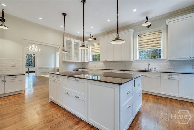 302 E 46th Street, Savannah, GA 31405
