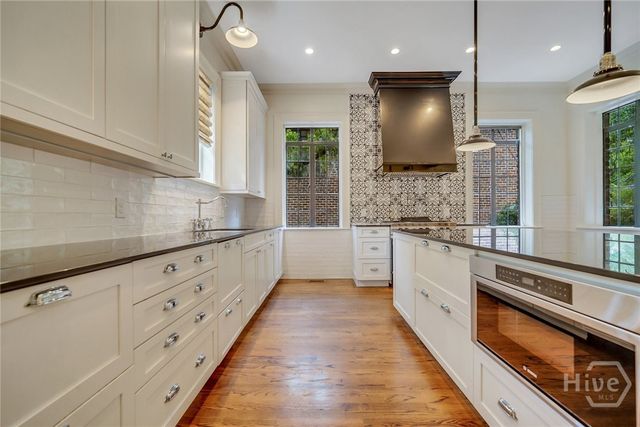 302 E 46th Street, Savannah, GA 31405