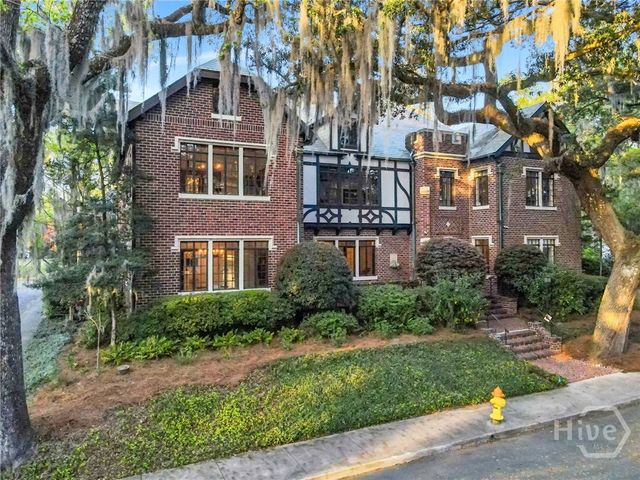 302 E 46th Street, Savannah, GA 31405