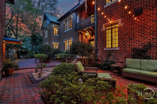 302 E 46th Street, Savannah, GA 31405