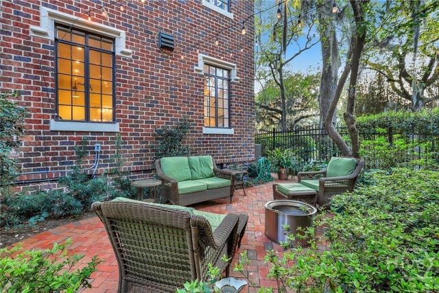 302 E 46th Street, Savannah, GA 31405