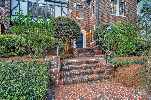 302 E 46th Street, Savannah, GA 31405