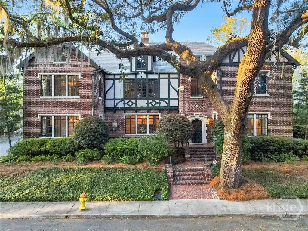 302 E 46th Street, Savannah, GA 31405