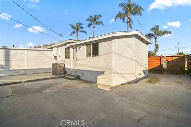 2673 Regway Avenue, Long Beach, CA 90810