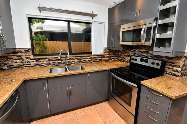 2934 Whitehead St 2, Miami, FL 33133