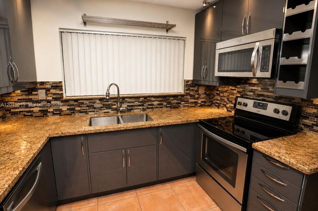 2934 Whitehead St 2, Miami, FL 33133