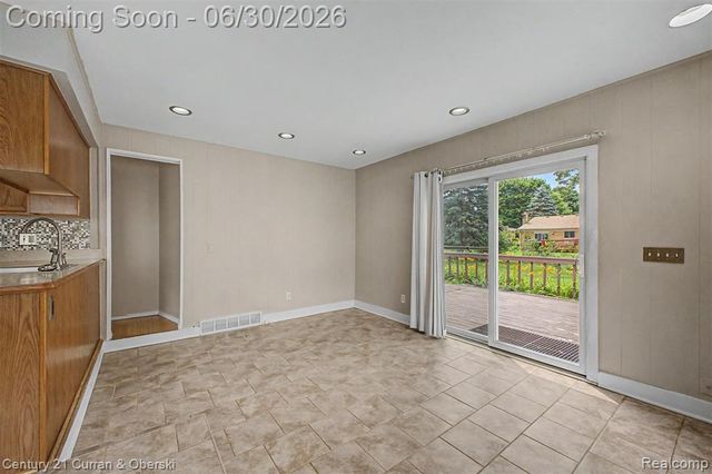 42519 Applecreek Drive, Plymouth, MI 48170