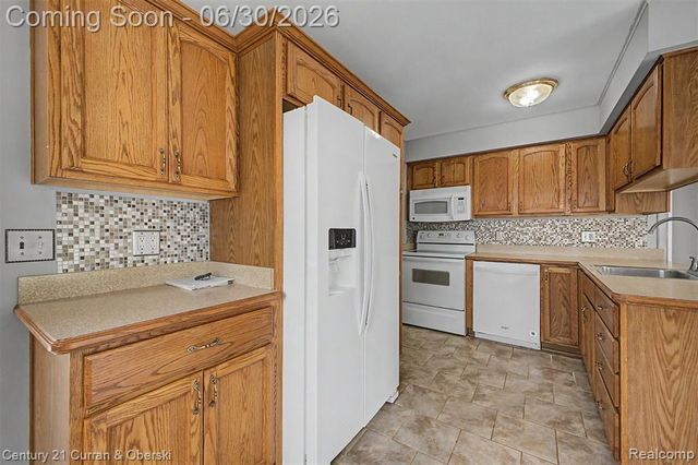42519 Applecreek Drive, Plymouth, MI 48170