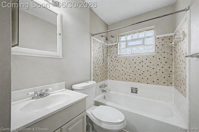 42519 Applecreek Drive, Plymouth, MI 48170