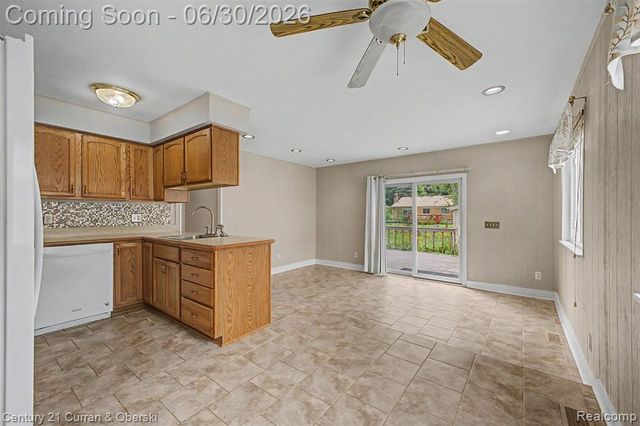 42519 Applecreek Drive, Plymouth, MI 48170