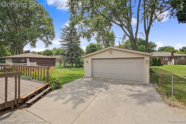 42519 Applecreek Drive, Plymouth, MI 48170