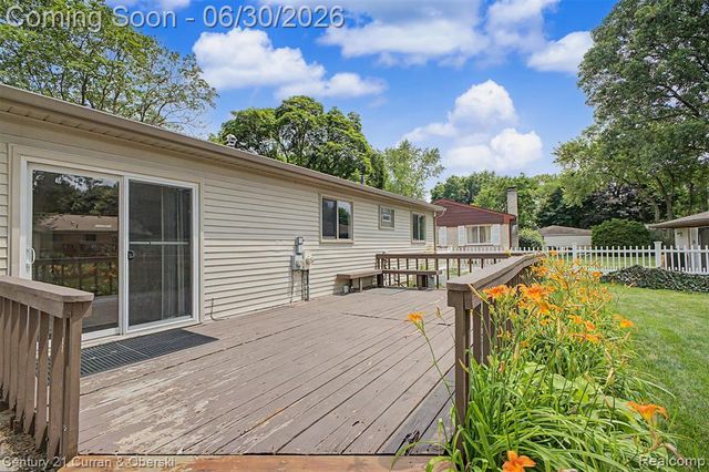 42519 Applecreek Drive, Plymouth, MI 48170