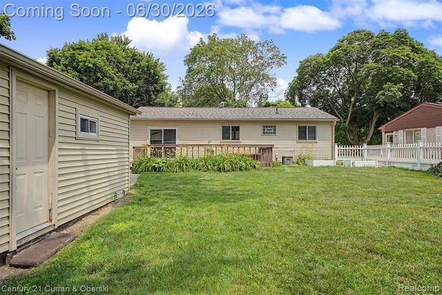 42519 Applecreek Drive, Plymouth, MI 48170