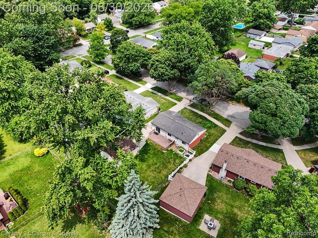 42519 Applecreek Drive, Plymouth, MI 48170