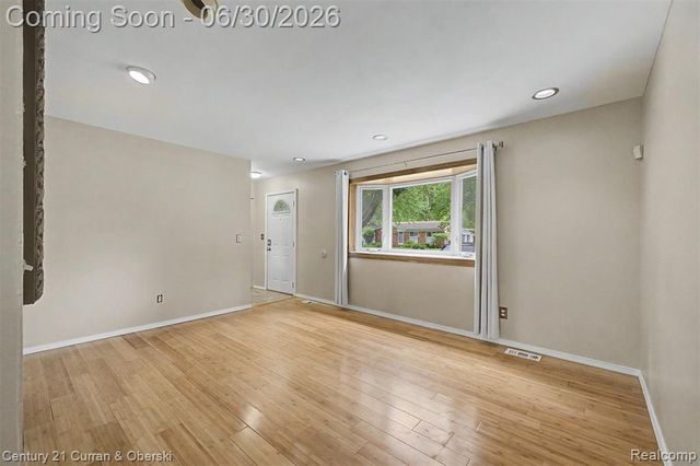 42519 Applecreek Drive, Plymouth, MI 48170