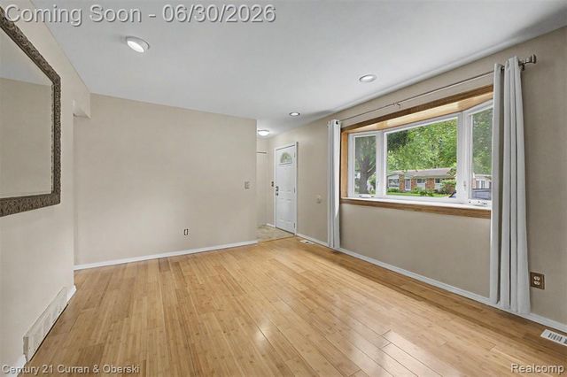 42519 Applecreek Drive, Plymouth, MI 48170
