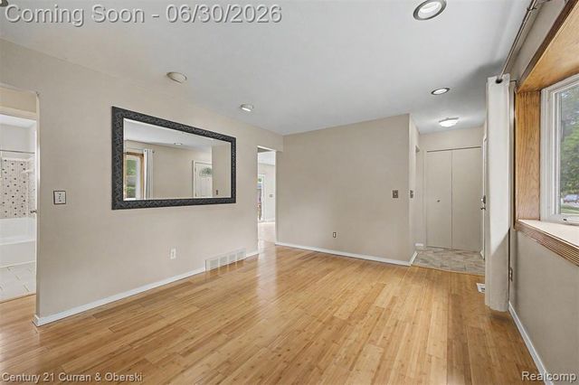 42519 Applecreek Drive, Plymouth, MI 48170