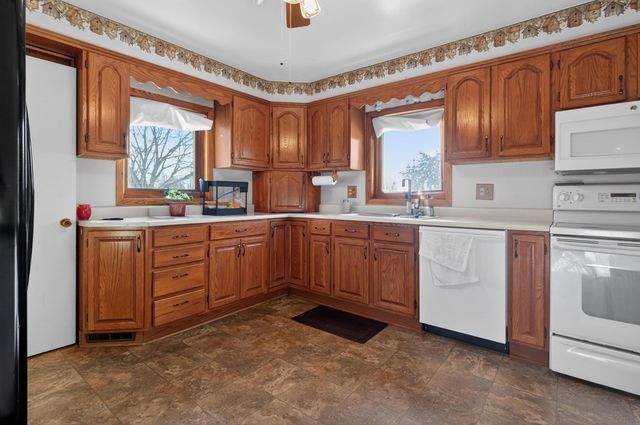 3228 Rownd St Street, Cedar Falls, IA 50613