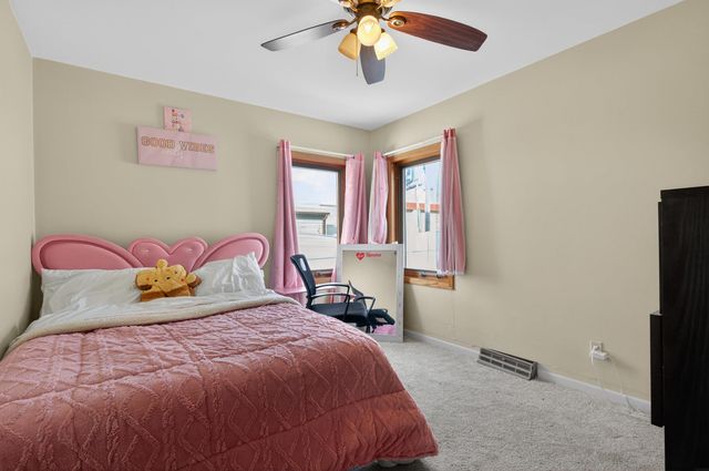 3228 Rownd St Street, Cedar Falls, IA 50613