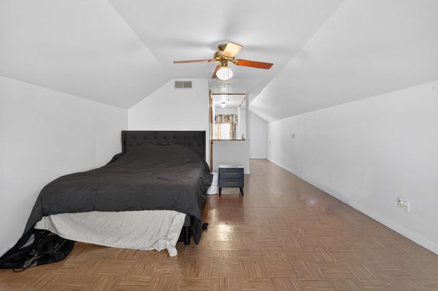 3228 Rownd St Street, Cedar Falls, IA 50613