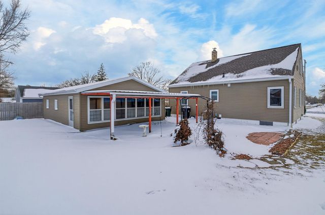 3228 Rownd St Street, Cedar Falls, IA 50613