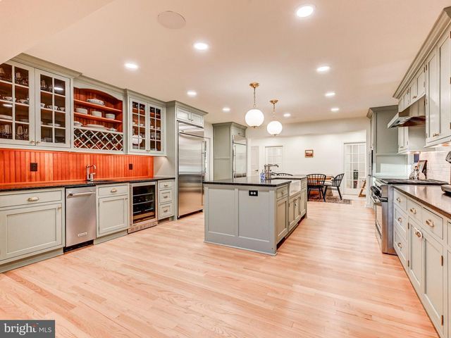 11129 FALLS RD, Lutherville Timonium, MD 21093