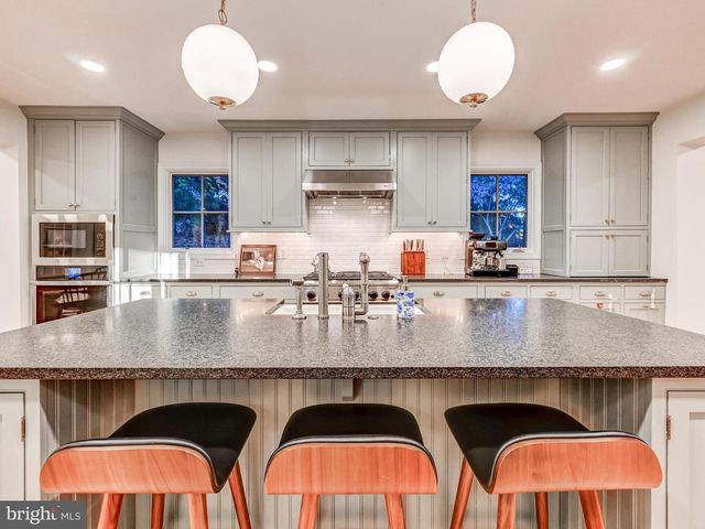 11129 FALLS RD, Lutherville Timonium, MD 21093