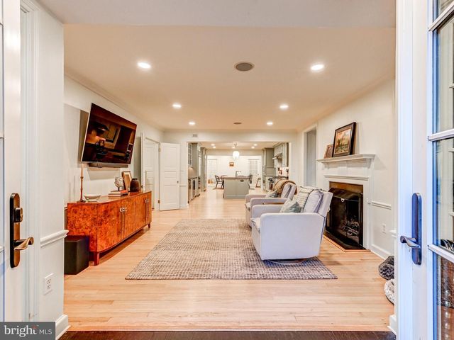 11129 FALLS RD, Lutherville Timonium, MD 21093