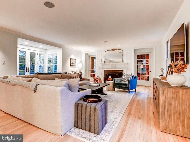 11129 FALLS RD, Lutherville Timonium, MD 21093