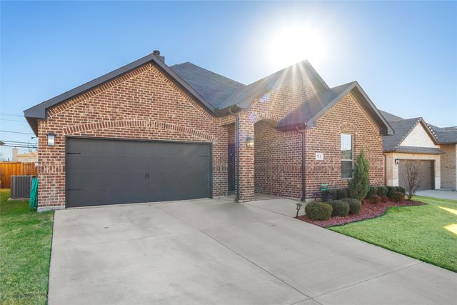 712 Hackamore Street, White Settlement, TX 76108