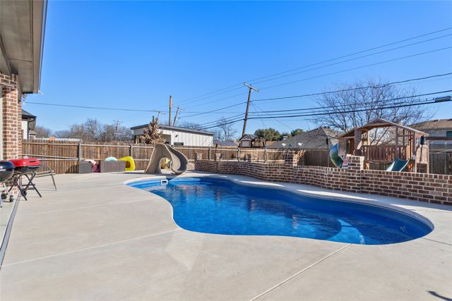 712 Hackamore Street, White Settlement, TX 76108