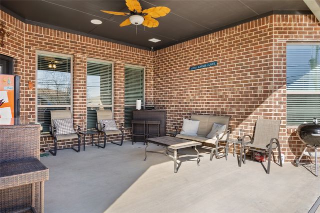 712 Hackamore Street, White Settlement, TX 76108