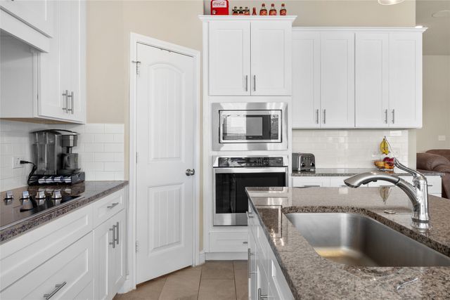 712 Hackamore Street, White Settlement, TX 76108