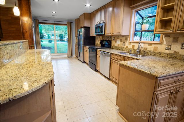 6545 Woodthrush Drive, Charlotte, NC 28227
