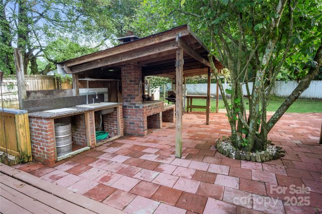6545 Woodthrush Drive, Charlotte, NC 28227