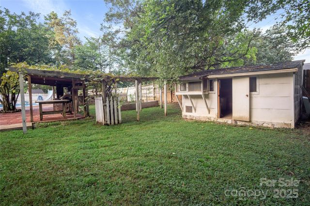 6545 Woodthrush Drive, Charlotte, NC 28227