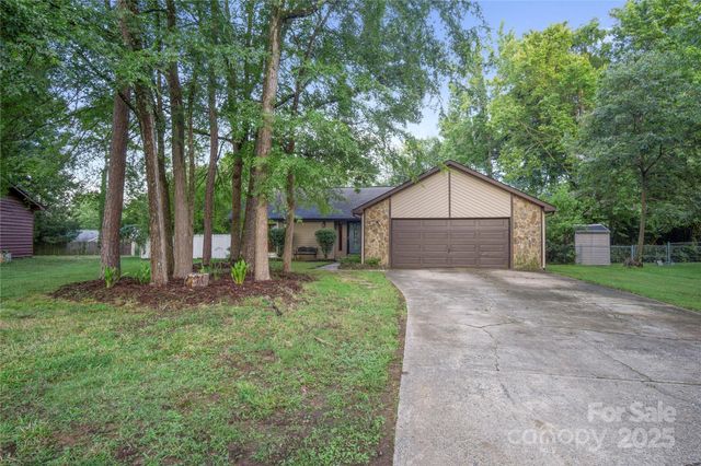6545 Woodthrush Drive, Charlotte, NC 28227