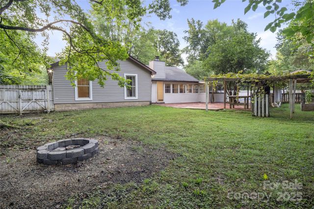6545 Woodthrush Drive, Charlotte, NC 28227