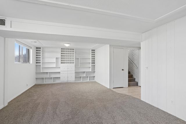 700 Hayward Avenue, Streamwood, IL 60107