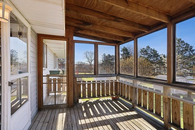 700 Hayward Avenue, Streamwood, IL 60107