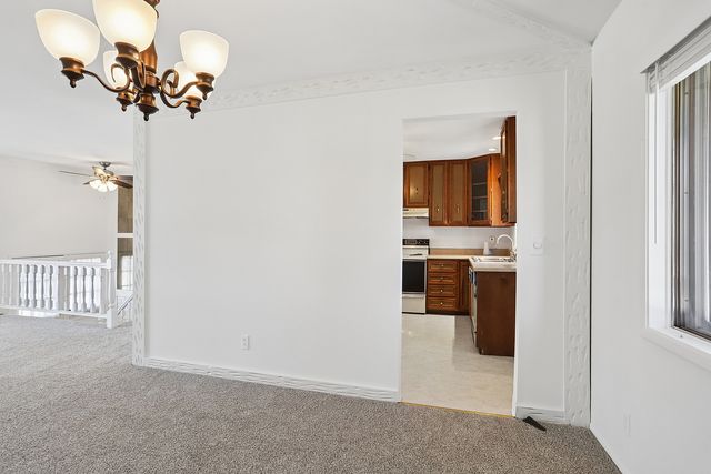 700 Hayward Avenue, Streamwood, IL 60107