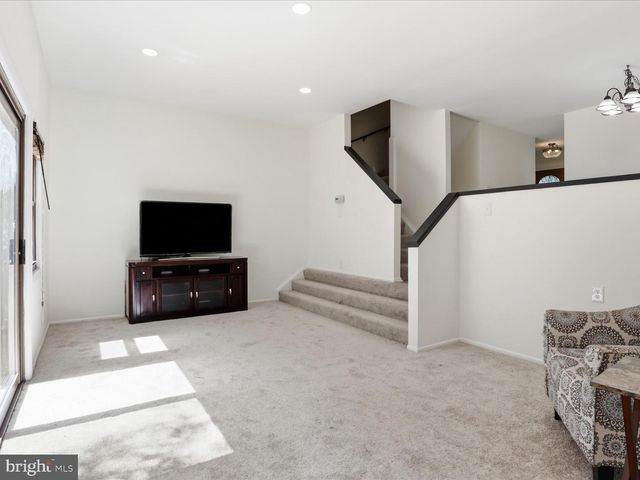 5554 PEPPERCORN DR, Burke, VA 22015